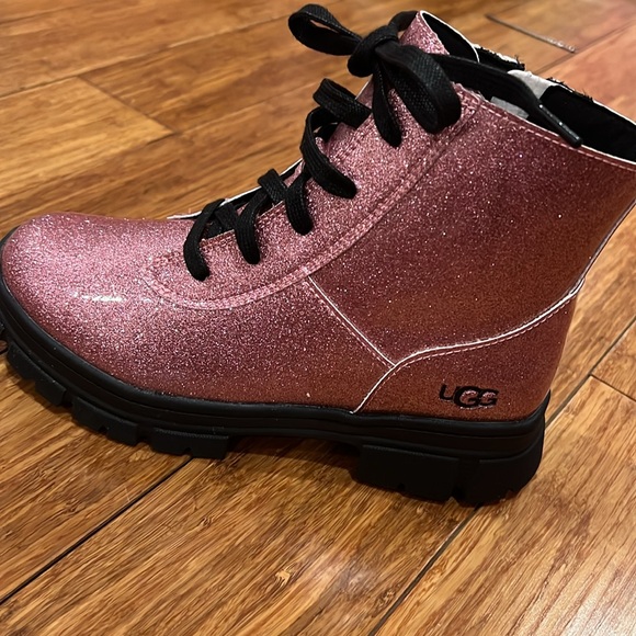 Girls Ugg boots - Picture 4 of 7